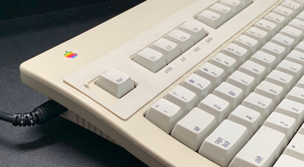 Apple Extended II keyboard