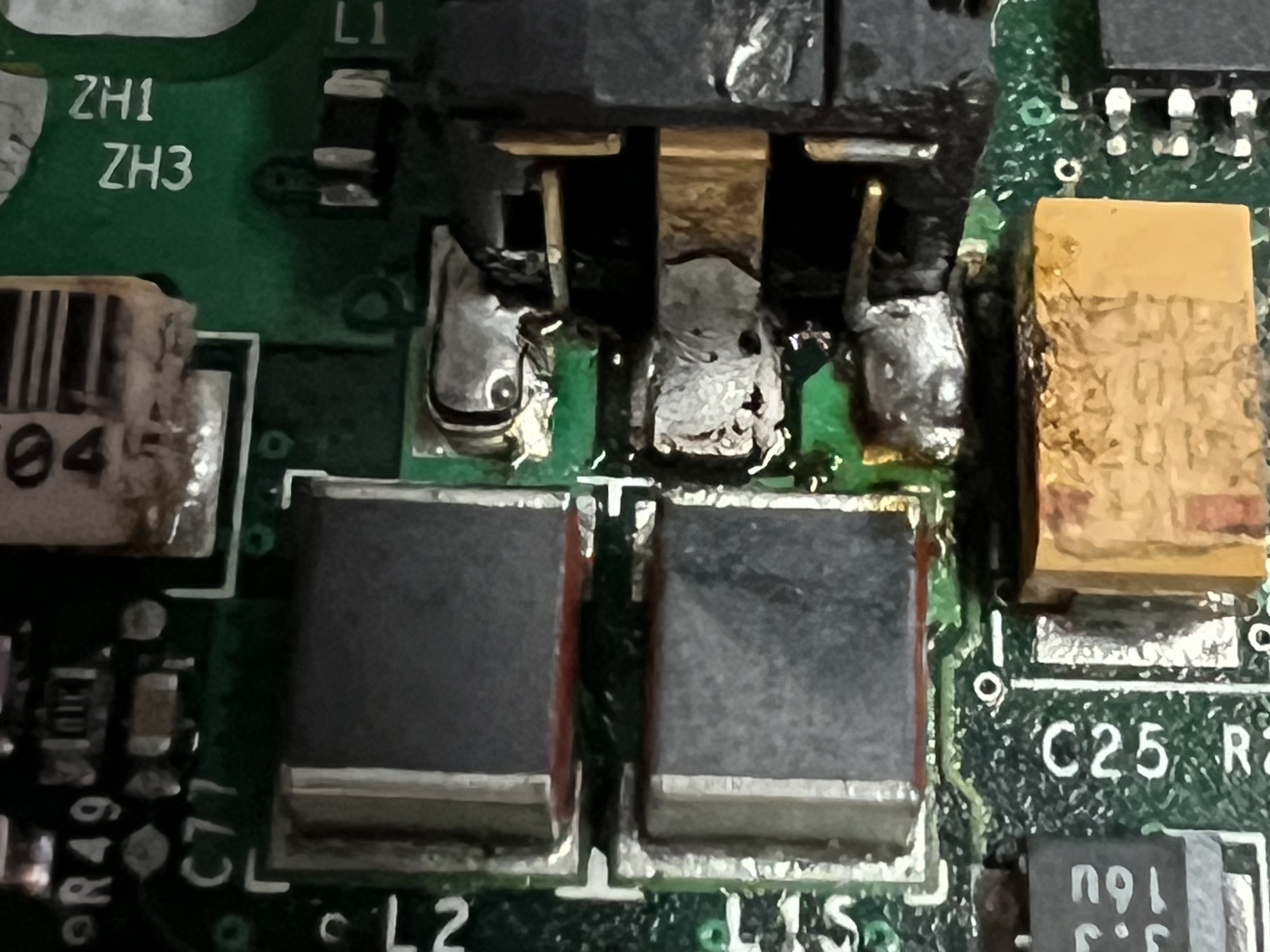 PowerBook DC board solder break